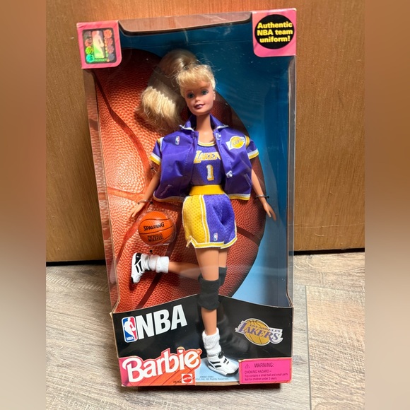 1998 Barbie NBA Los Angeles Lakers Doll Mattel #20704 Blonde Authentic Uniform - Picture 3 of 3